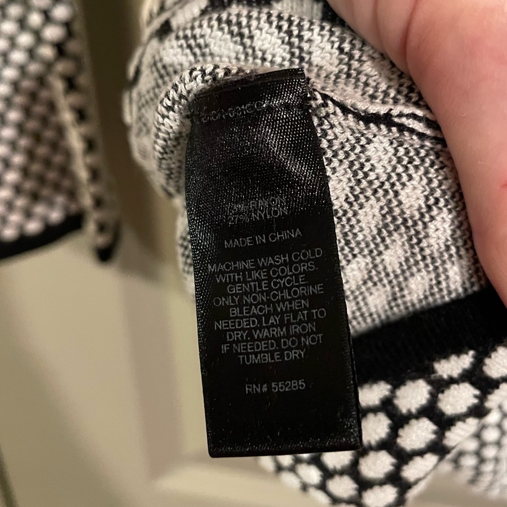 Large Express Sweater - Picture 3 of 4